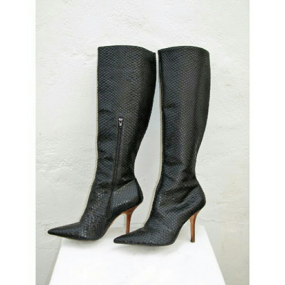 Report Signature Black Textured Pointed-Toe Knee Boots